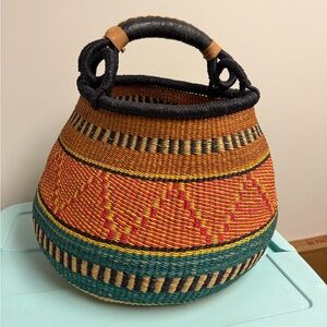 Hand Woven Bolga Pot Basket Medium
